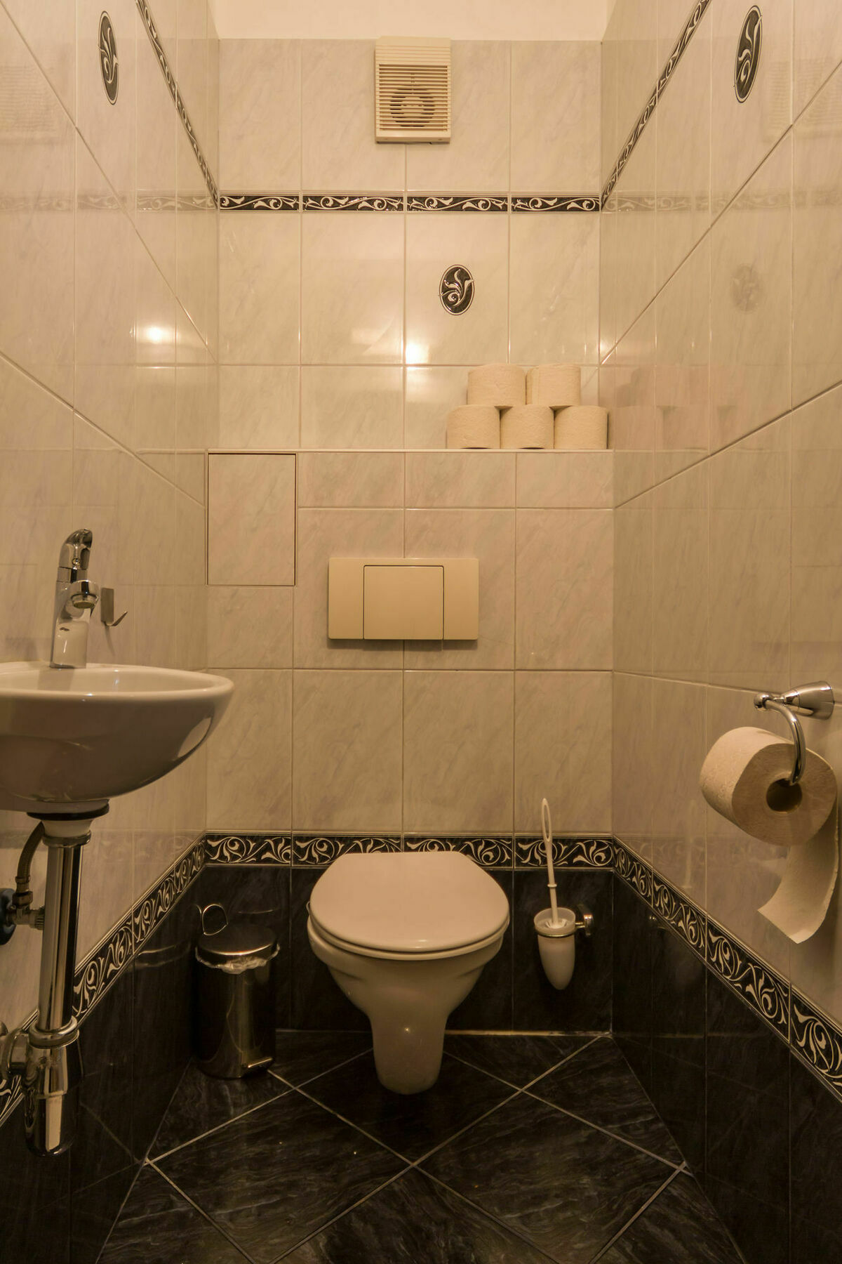 Puzzlehotel - Apartments Zentrum II Виена Екстериор снимка